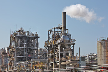 Fototapeta na wymiar Rafinerii ropy naftowej w Japonii