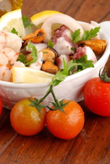 ANTIPASTO DI PESCE CON CILIEGINO