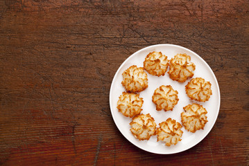 coconut macaroon cookies