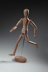 Деревянная фигурка