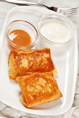 pancakes with sour cream
