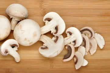 champignon on a cutting board