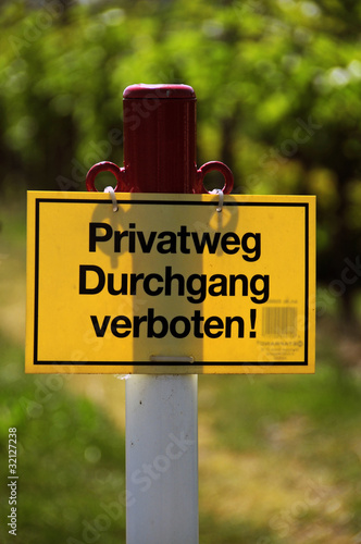 "Schild Privatweg" Stockfotos und lizenzfreie Bilder auf ...
