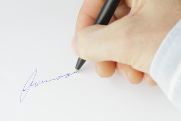 Unterschrift mit Kugelschreiber