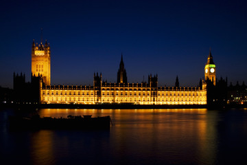 Obraz na płótnie Canvas Nocna fotografia Westminster, Big Ben i Tamiza.