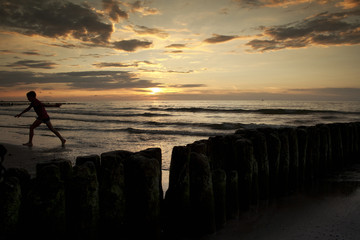 Zachód słońca w Kołobrzegu. Morski krajobraz. © jacekbieniek