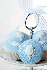 Cameo cupcakes