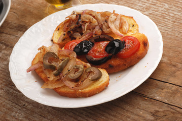 TRE CONDIMENTI DI BRUSCHETTE