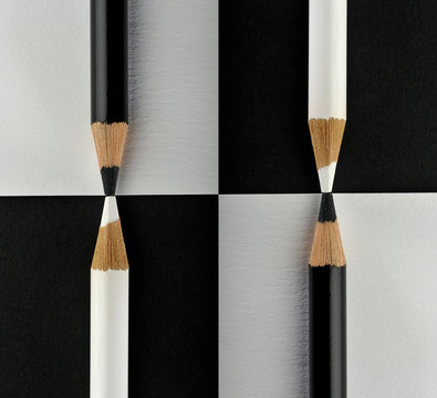 crayon in damero