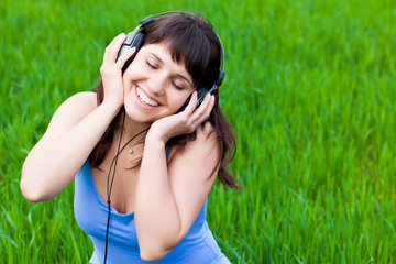 Smiley Girl with the headphones