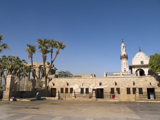 Fototapeta na wymiar Complex Świątynia w Luksorze w Egipcie