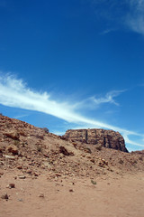 Petra sous le ciel bleu