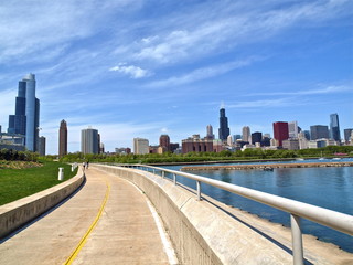 Fototapeta premium Chicago skyline with running track