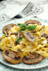 Fettuccine panna e funghi