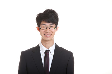 スーツを着た男性