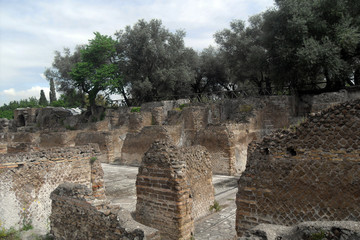 Fototapeta na wymiar Resti costruzione romana