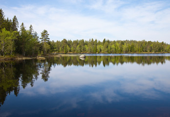 Fototapeta na wymiar northern lake