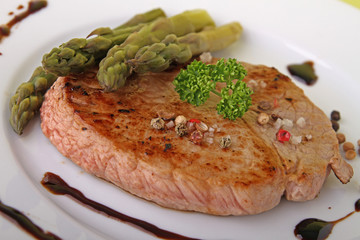 bifteck et asperge