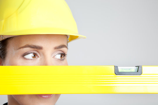 do it yourself frau bei der arbeit