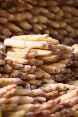 Asperges en bottes du marché