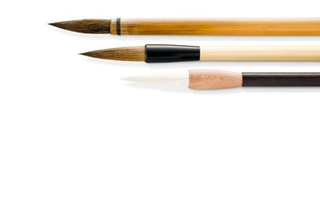 白背景に書道の筆のアップ