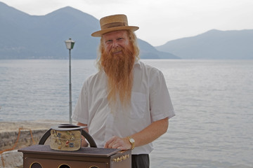 der Leierkastenmann