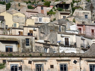 Fototapeta na wymiar domy w sycylijskiej miejscowości Modica