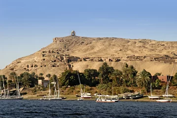 Wandcirkels plexiglas Ruins on the Hills of Tombs of the Nobles,Aswan Egypt © quasarphotos