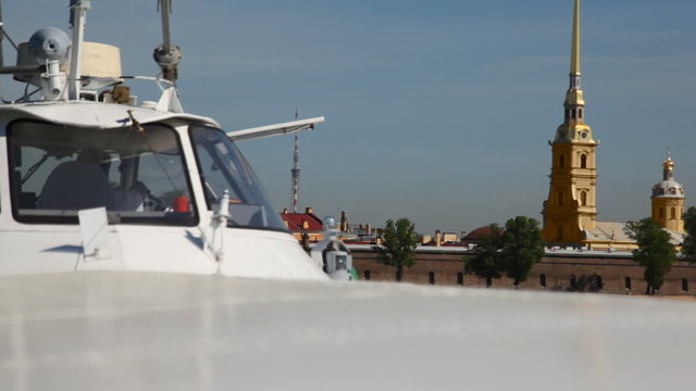 Hydrofoil vessel Meteor turns on Neva at Peter and Paul Fortress