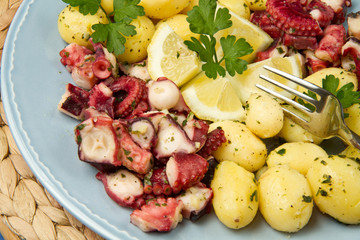 octopus boiled with potatoes