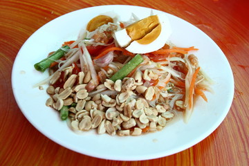 Thai papaya salad with salted egg