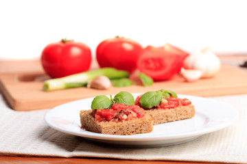 Crostini with tomato