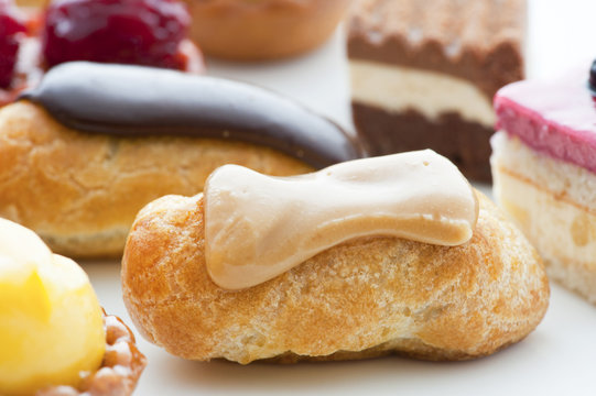 Eclaire caf&eacute;