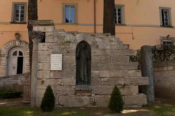monumento; Jacopone da Todi; Umbria;