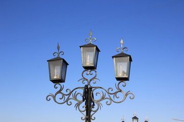 Fototapeta premium Кованые фонари на городской улице