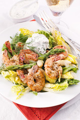 Spargel Salat mit Garnelen