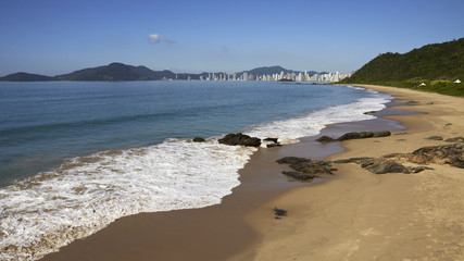 Strand-Stadt Balneario Camboriu in Südbrasilien