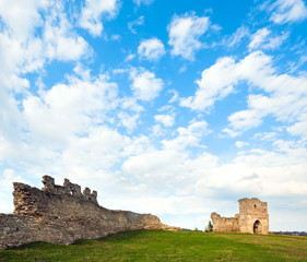 Fototapeta premium Spring ancient fortress ruins