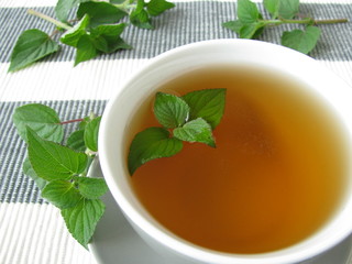Tee mit Honigmelonen-Salbei