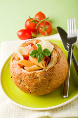 Pagnotta ripiena di pasta