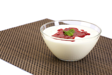 Yoghurt or curd with fruit jam