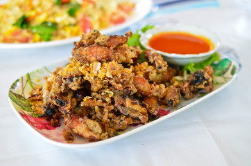 Deep fried squid with garlic and chili sauce