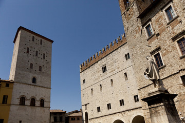 Palazzo dei Priori; Todi; piazza garibaldi; Umbria;