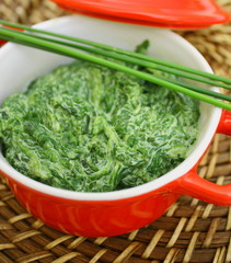 cassolette d'épinards à la crème