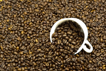 Kaffeetasse mit Kaffeebohnen