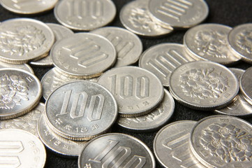 日本通貨１００円玉無造作