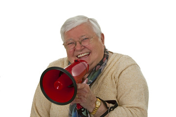 Seniorin mit Megafon