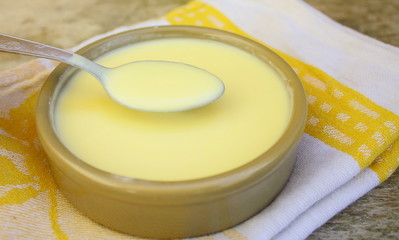 ramequin de crème anglaise