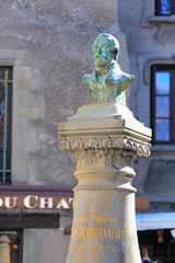 Obraz premium Monument of Mayor Jean-Pierre Cros-Mayrevieille