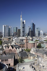 Fototapeta na wymiar Skyline in Frankfurt